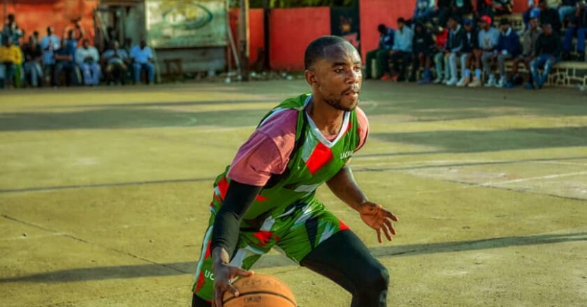 Basketball : « Nous ne voulons rien lâcher dans ce championnat provincial », Michael Nzanzu ailier de The Young