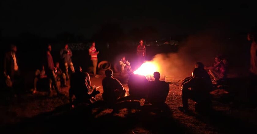 RDC/Guerre dans l’Est : première nuit dans un stade à Beni des jeunes qui réclament une formation militaire accélérée