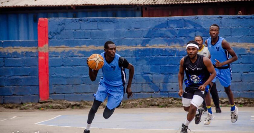 Basket-ball : Arsène Safari Kirongozi, l’arme fatale de The Young qui a répondu aux attentes !