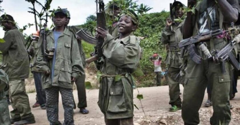 Ituri : faute d’encadrement, des enfants se font recruter dans les groupes armés négatifs à Bakaeku