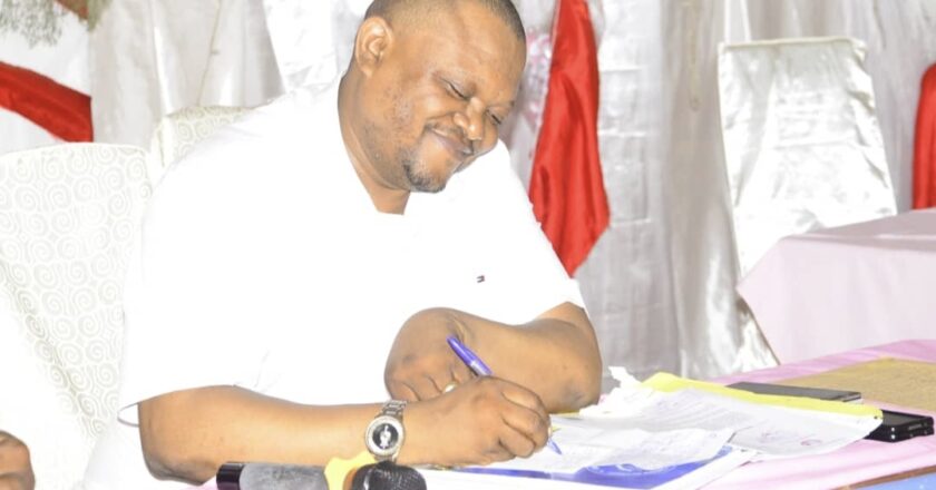 Nord-Kivu : le député national Atsongya Kiyaya Elvis en visite à Beni pour les vacances parlementaires